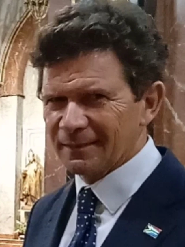 Testimonio de invitado destacando la música en vivo de Melodival durante una boda o evento exclusivo