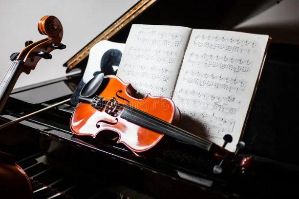 Interpretación en vivo de música clásica por Melodival con piano, violín y violonchelo para bodas y eventos exclusivos